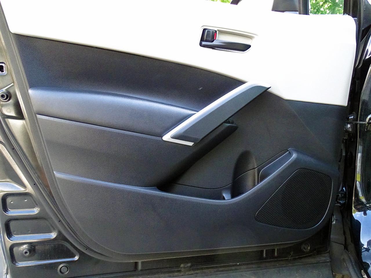 Toyota Corolla Cross LE 2WD (Natl) 2024