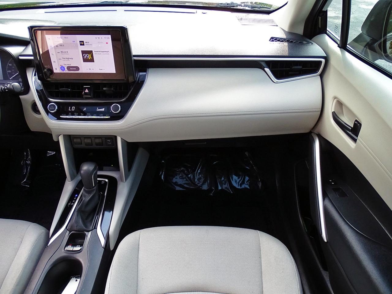 Toyota Corolla Cross LE 2WD (Natl) 2024