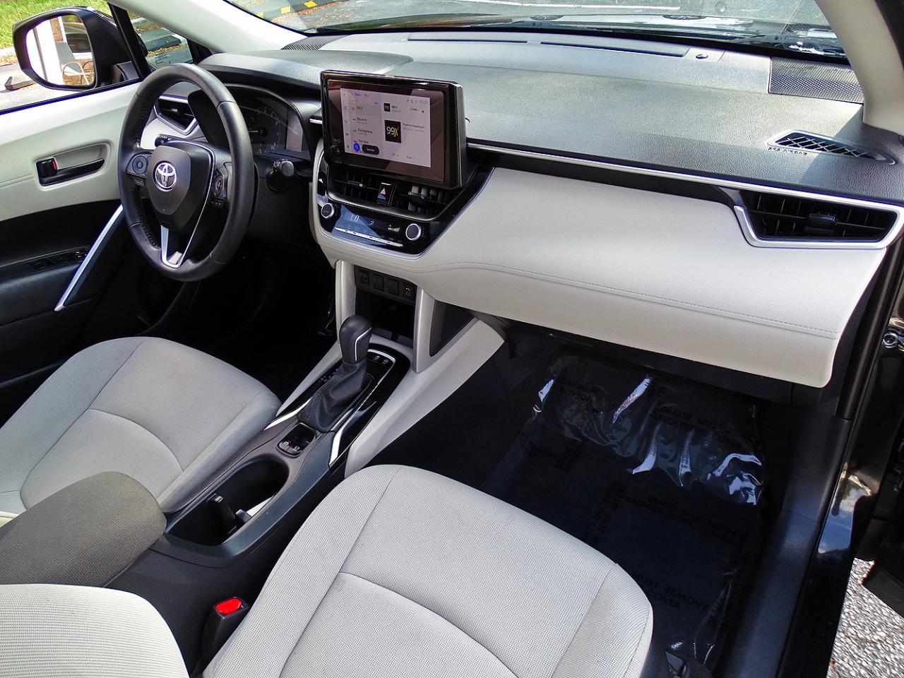 Toyota Corolla Cross LE 2WD (Natl) 2024