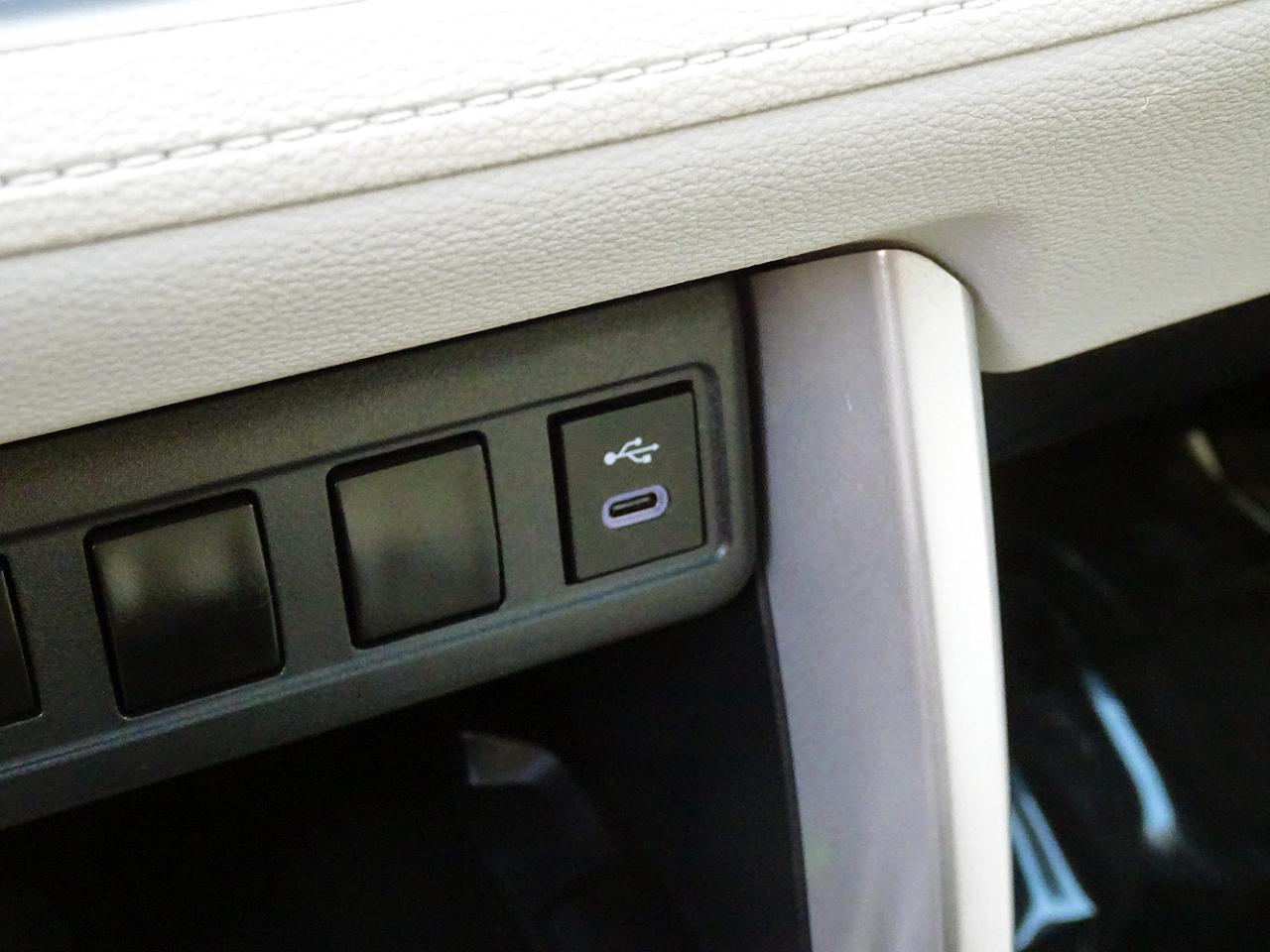 Toyota Corolla Cross LE 2WD (Natl) 2024