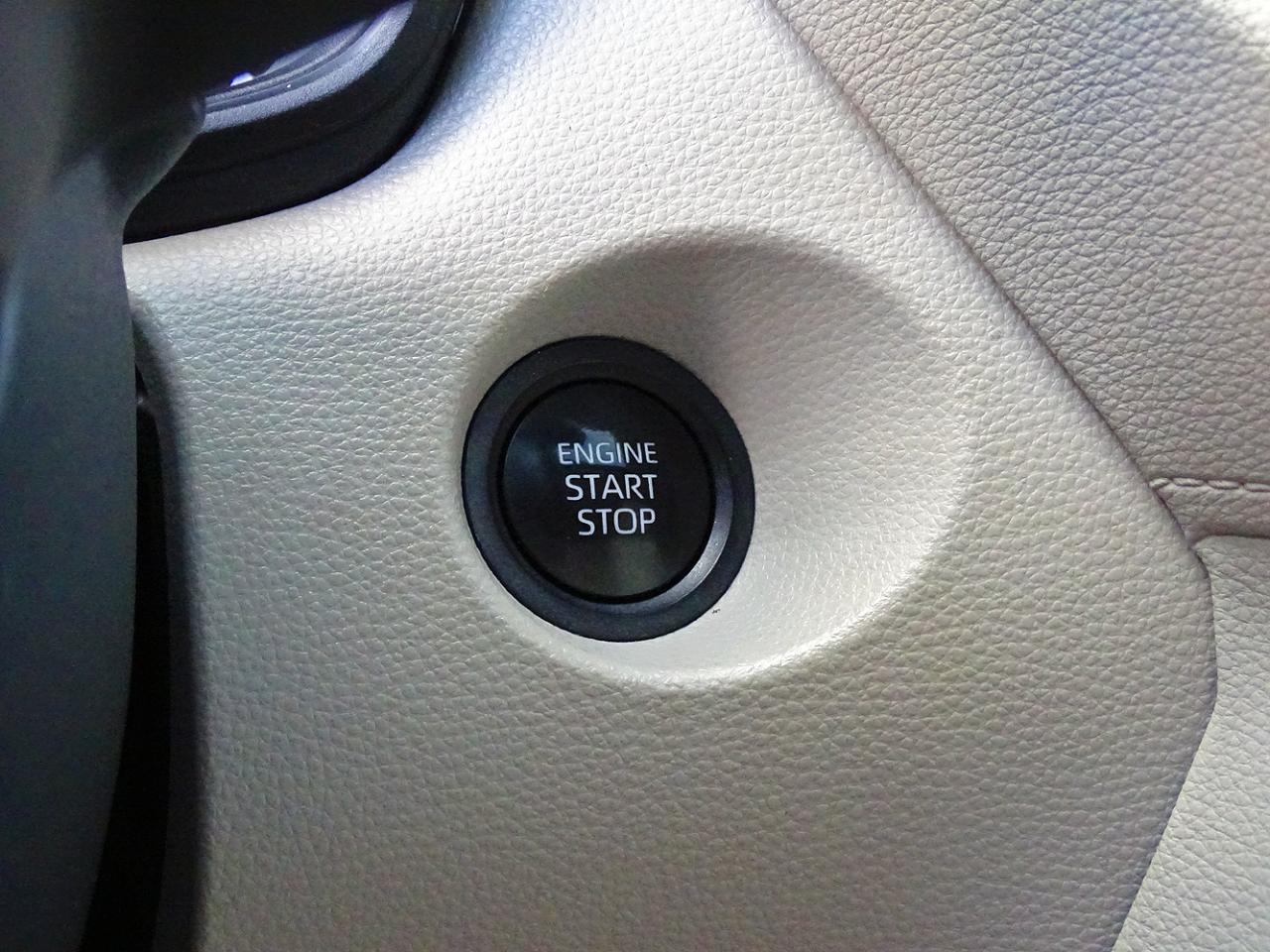 Toyota Corolla Cross LE 2WD (Natl) 2024