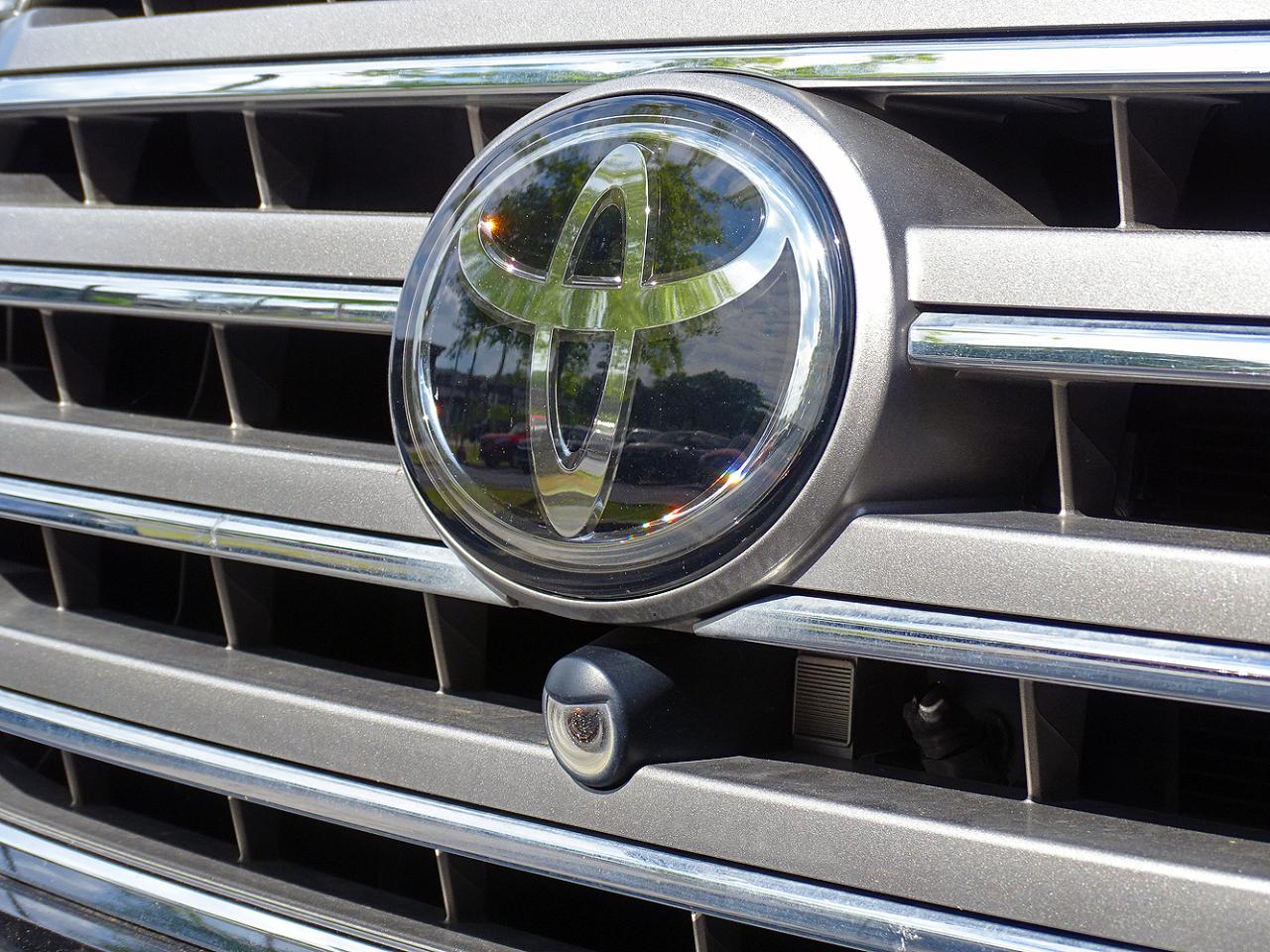 Toyota Land Cruiser 4dr 4WD (Natl) 2015