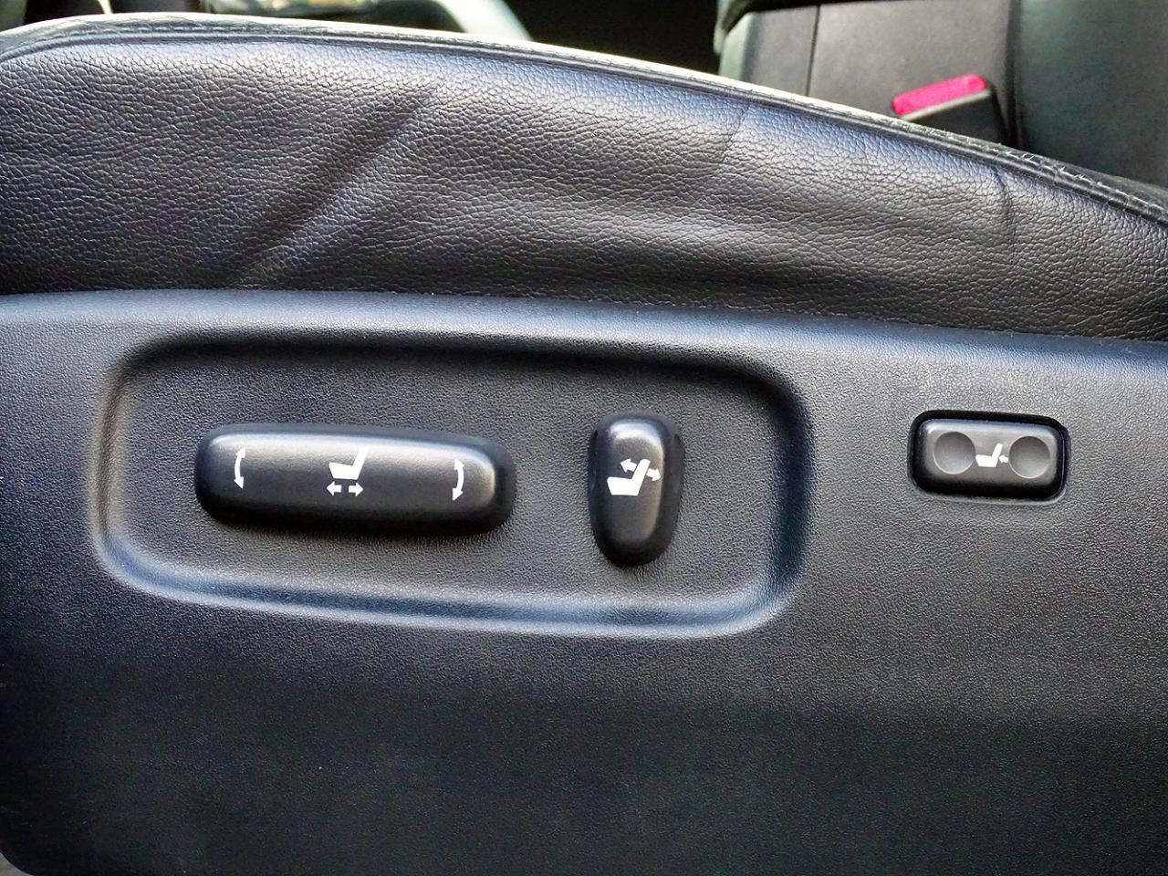 Toyota Land Cruiser 4dr 4WD (Natl) 2015