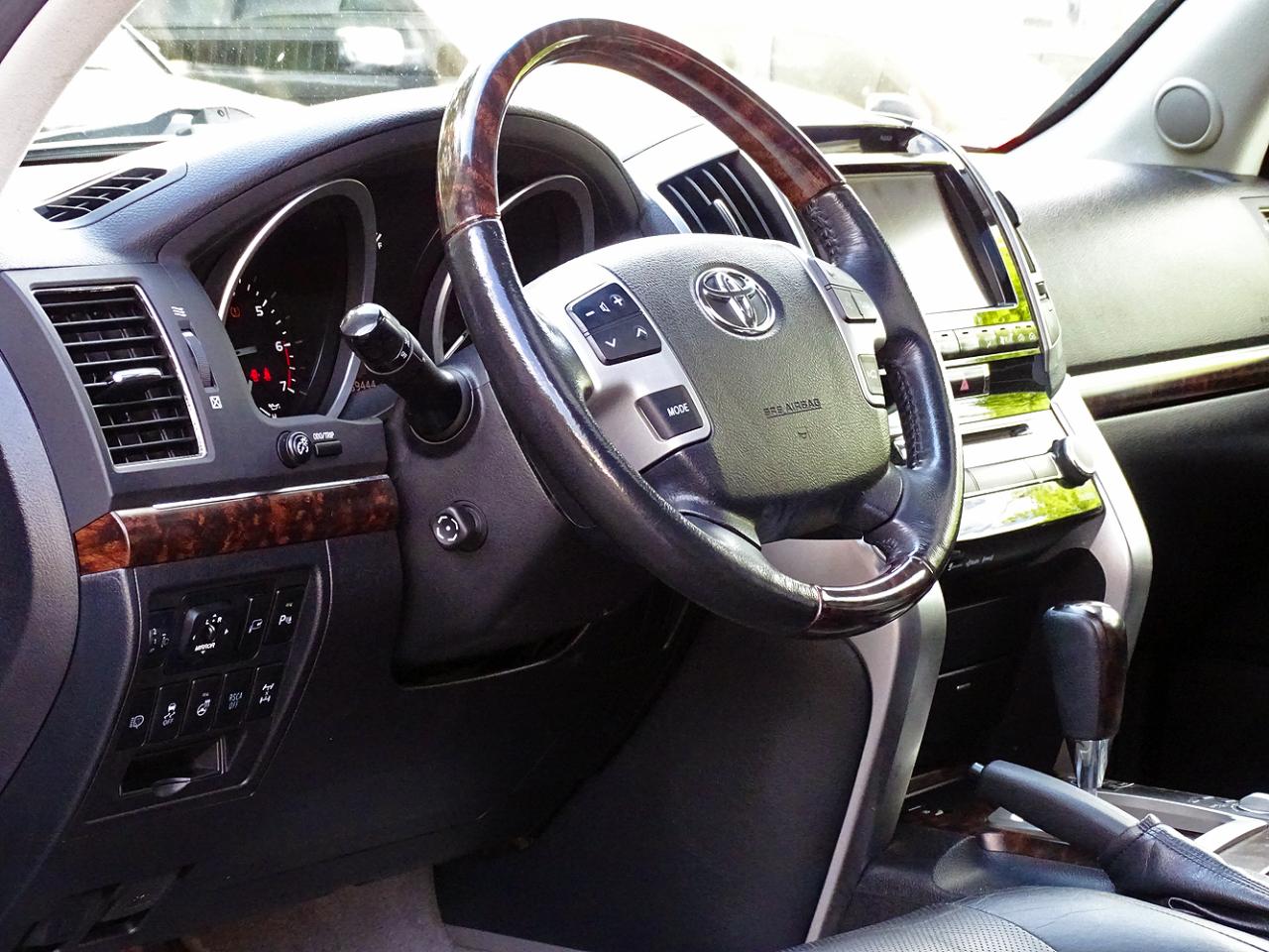 Toyota Land Cruiser 4dr 4WD (Natl) 2015