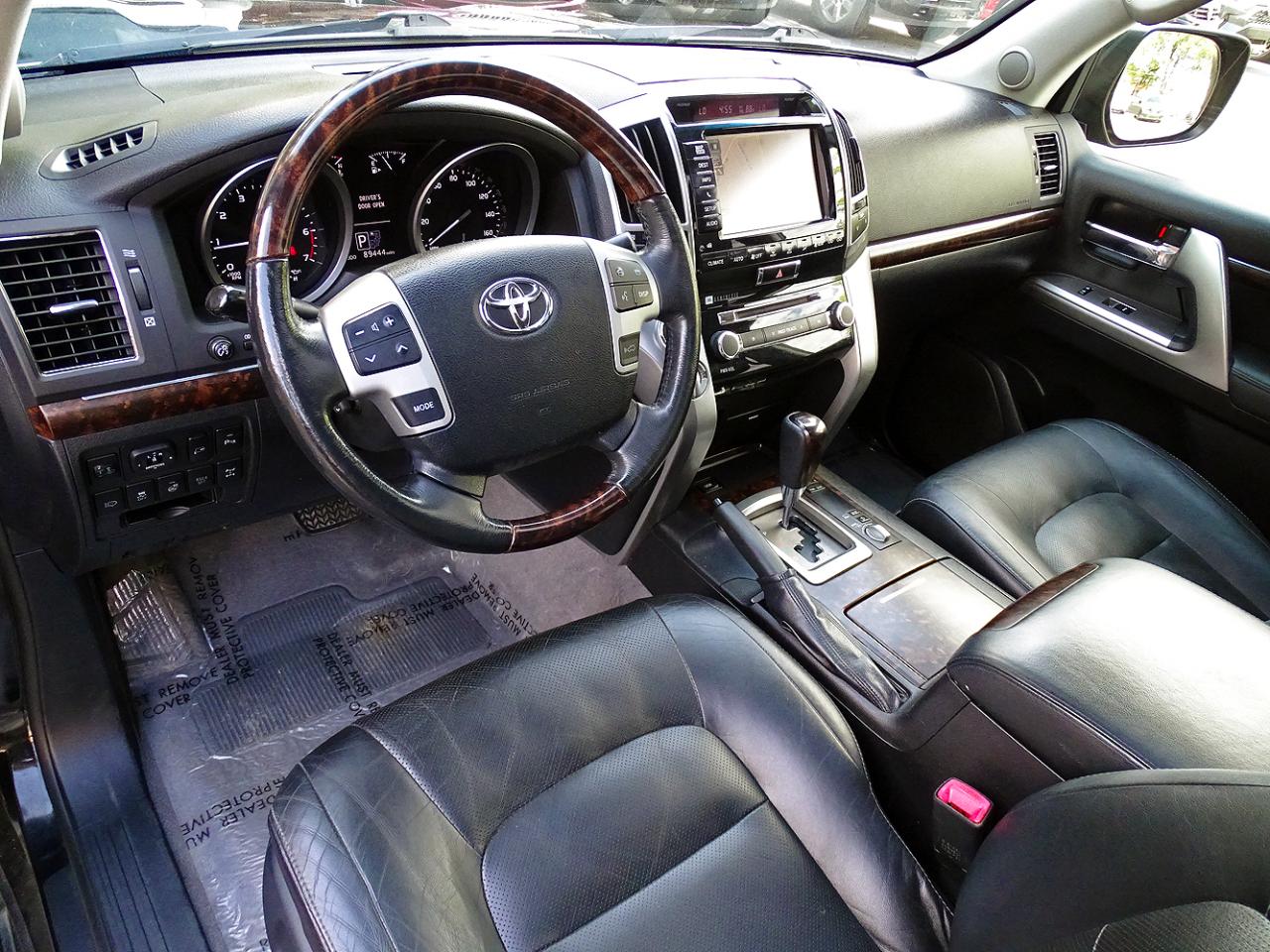 Toyota Land Cruiser 4dr 4WD (Natl) 2015