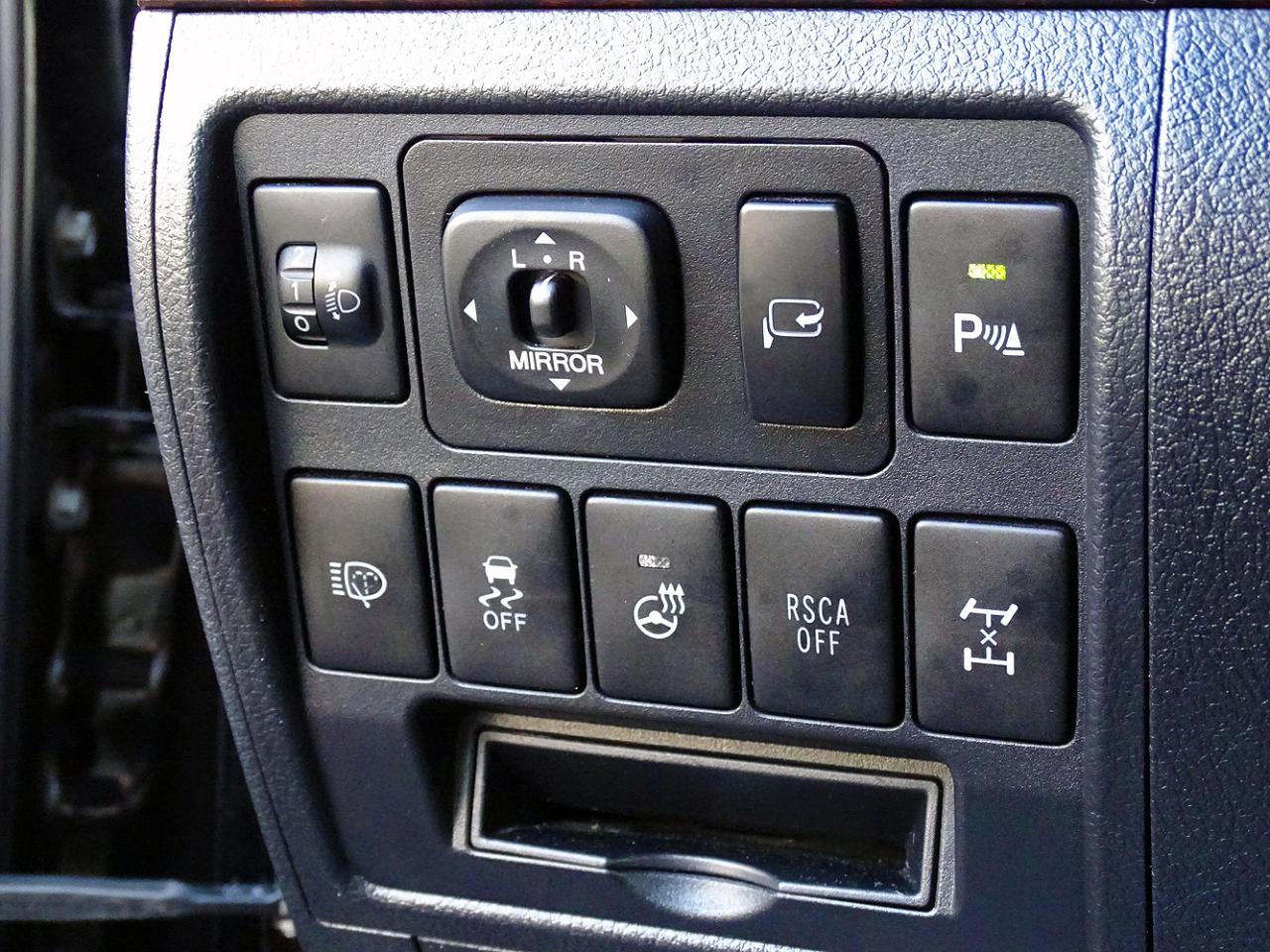 Toyota Land Cruiser 4dr 4WD (Natl) 2015