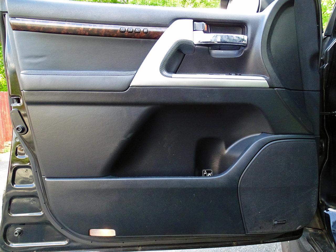 Toyota Land Cruiser 4dr 4WD (Natl) 2015