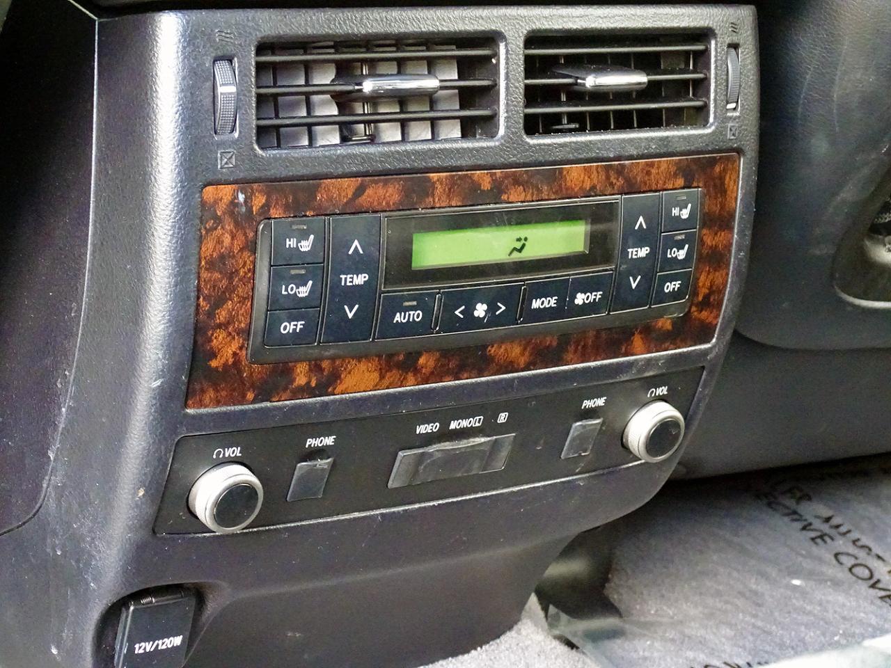 Toyota Land Cruiser 4dr 4WD (Natl) 2015