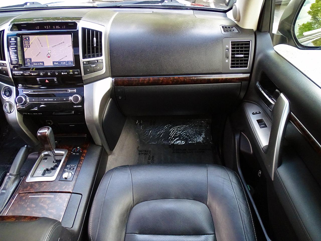 Toyota Land Cruiser 4dr 4WD (Natl) 2015