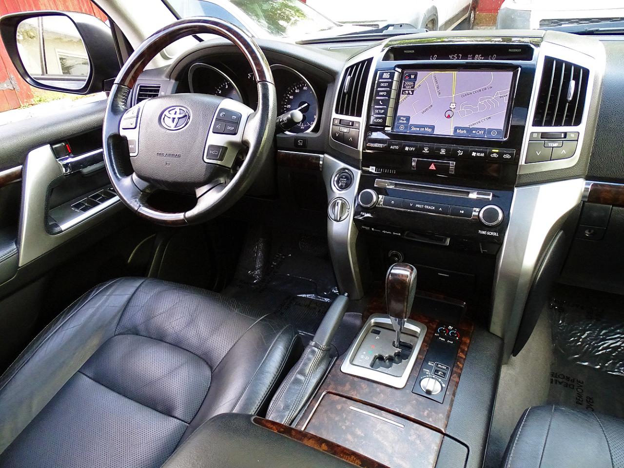 Toyota Land Cruiser 4dr 4WD (Natl) 2015