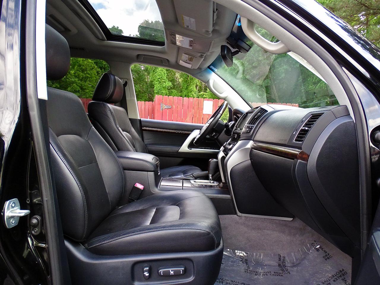 Toyota Land Cruiser 4dr 4WD (Natl) 2015