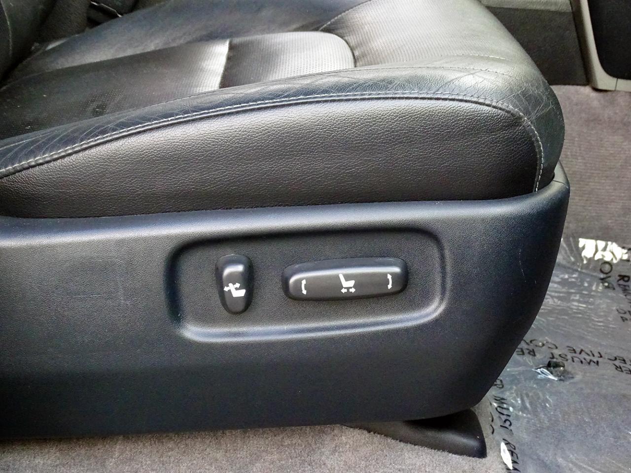 Toyota Land Cruiser 4dr 4WD (Natl) 2015