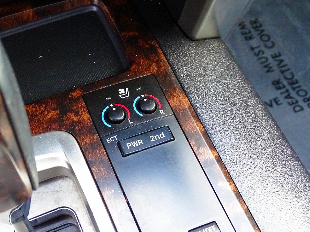 Toyota Land Cruiser 4dr 4WD (Natl) 2015