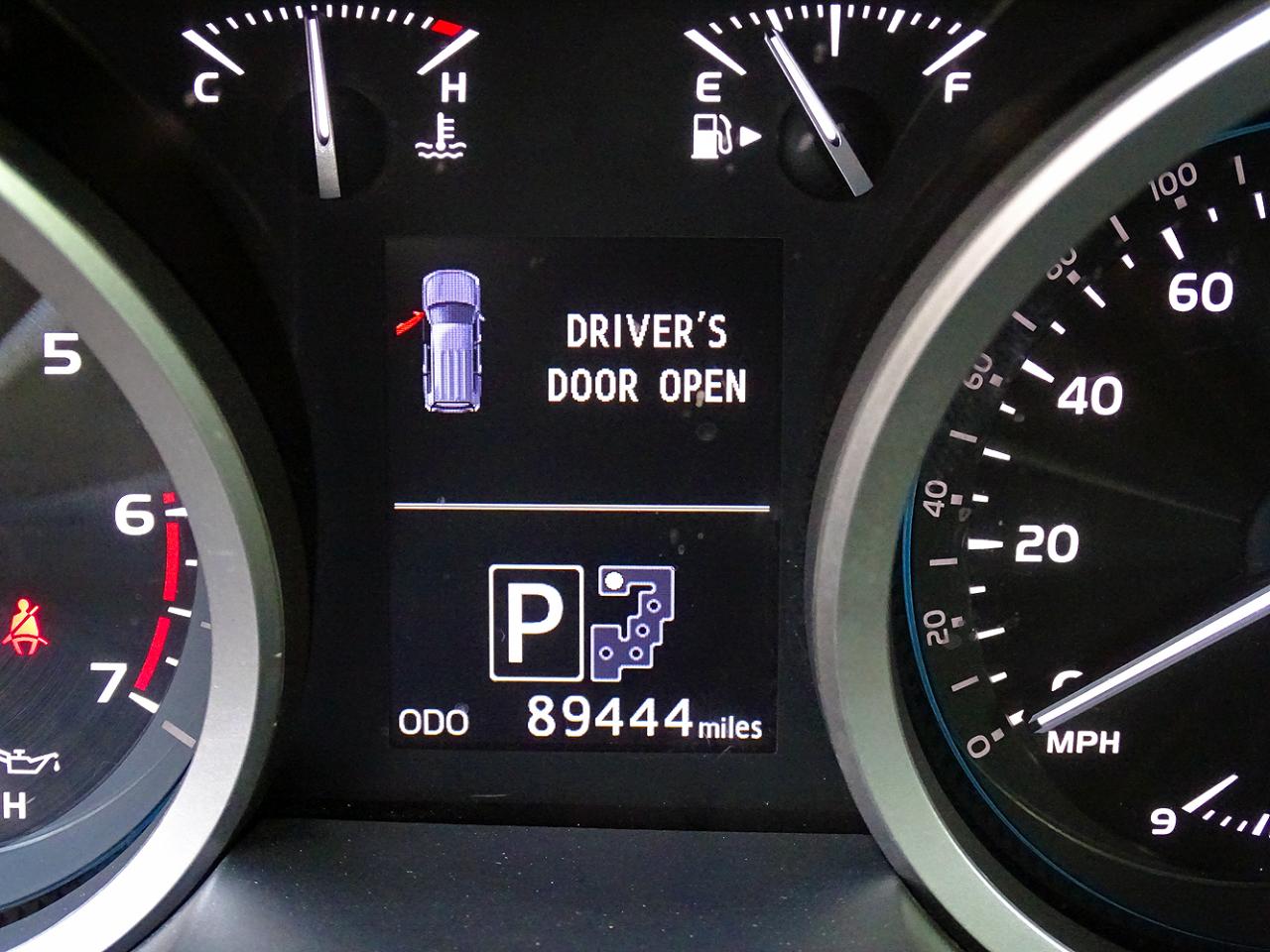 Toyota Land Cruiser 4dr 4WD (Natl) 2015