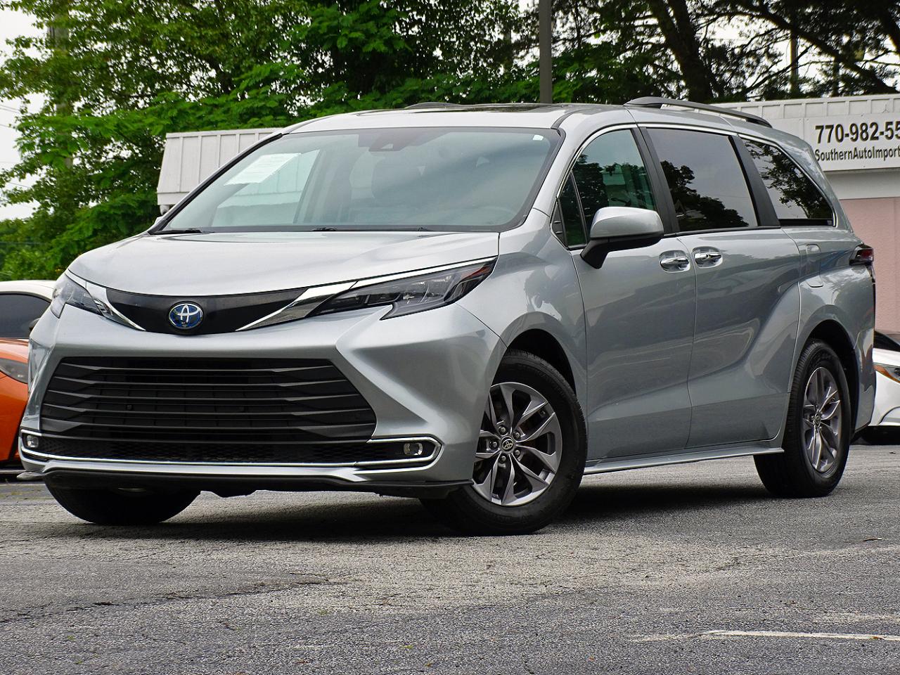 Toyota Sienna XLE FWD 8-Passenger (Natl) 2024