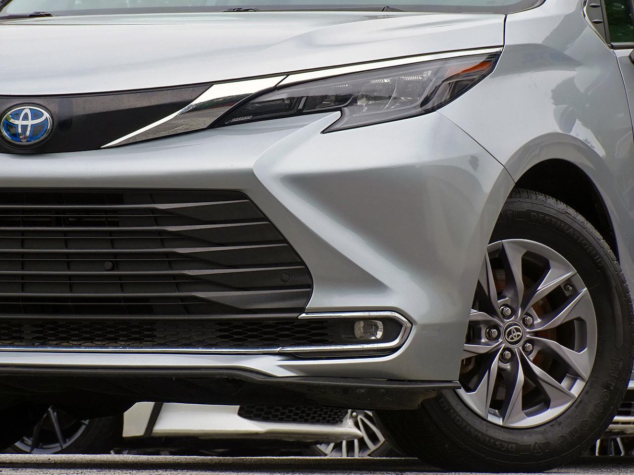 Toyota Sienna XLE FWD 8-Passenger (Natl) 2024