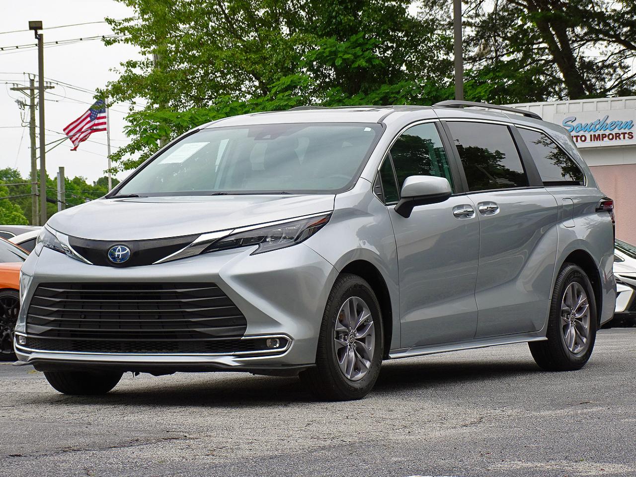 Toyota Sienna XLE FWD 8-Passenger (Natl) 2024