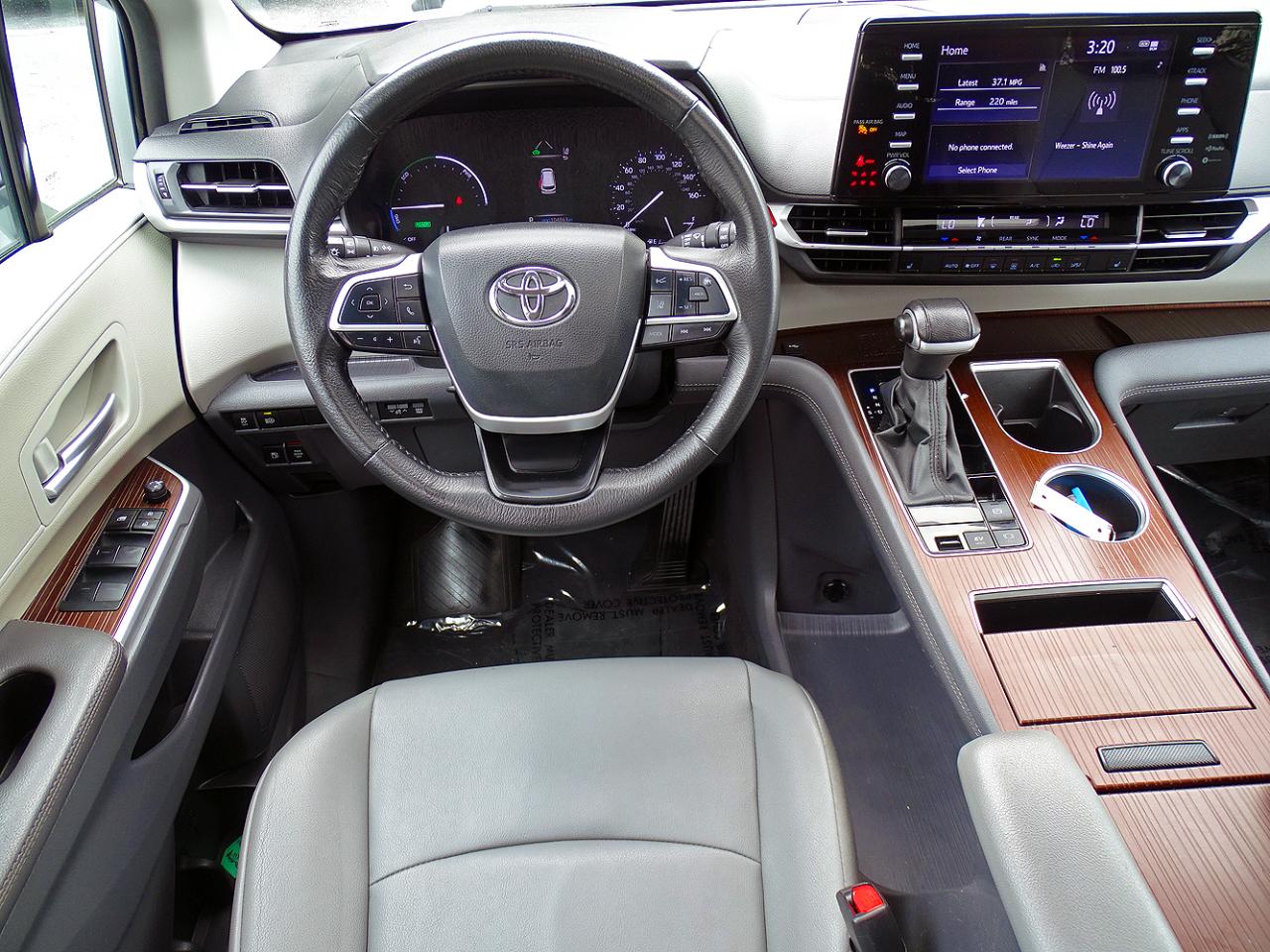 Toyota Sienna XLE FWD 8-Passenger (Natl) 2024