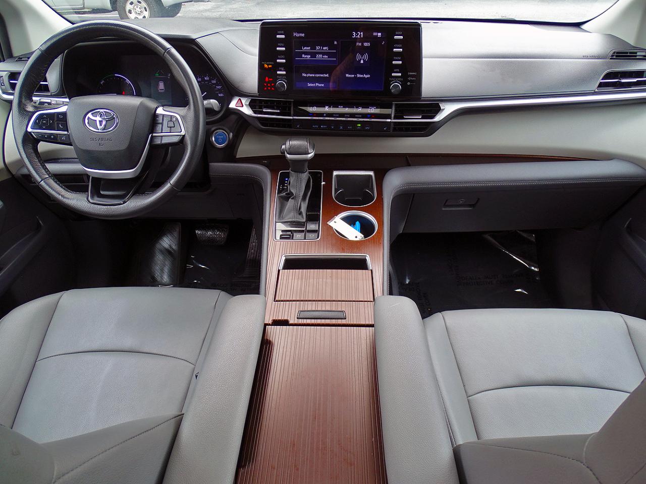 Toyota Sienna XLE FWD 8-Passenger (Natl) 2024