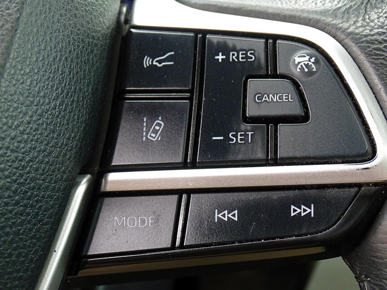 Toyota Sienna XLE FWD 8-Passenger (Natl) 2024