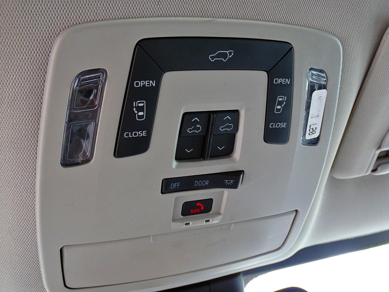 Toyota Sienna XLE FWD 8-Passenger (Natl) 2024