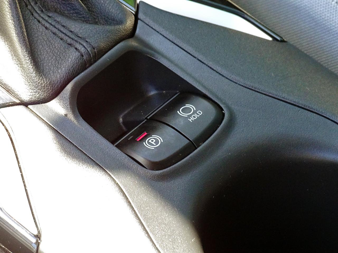 Toyota Corolla Cross L 2WD (Natl) 2024