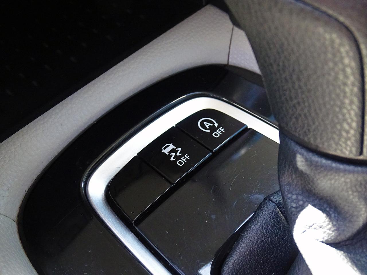 Toyota Corolla Cross L 2WD (Natl) 2024