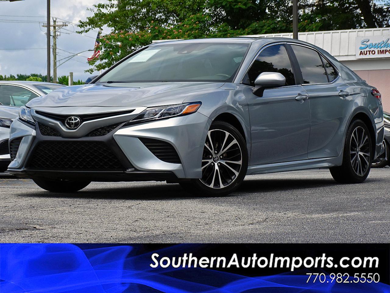 Toyota Camry SE Auto (Natl) 2020