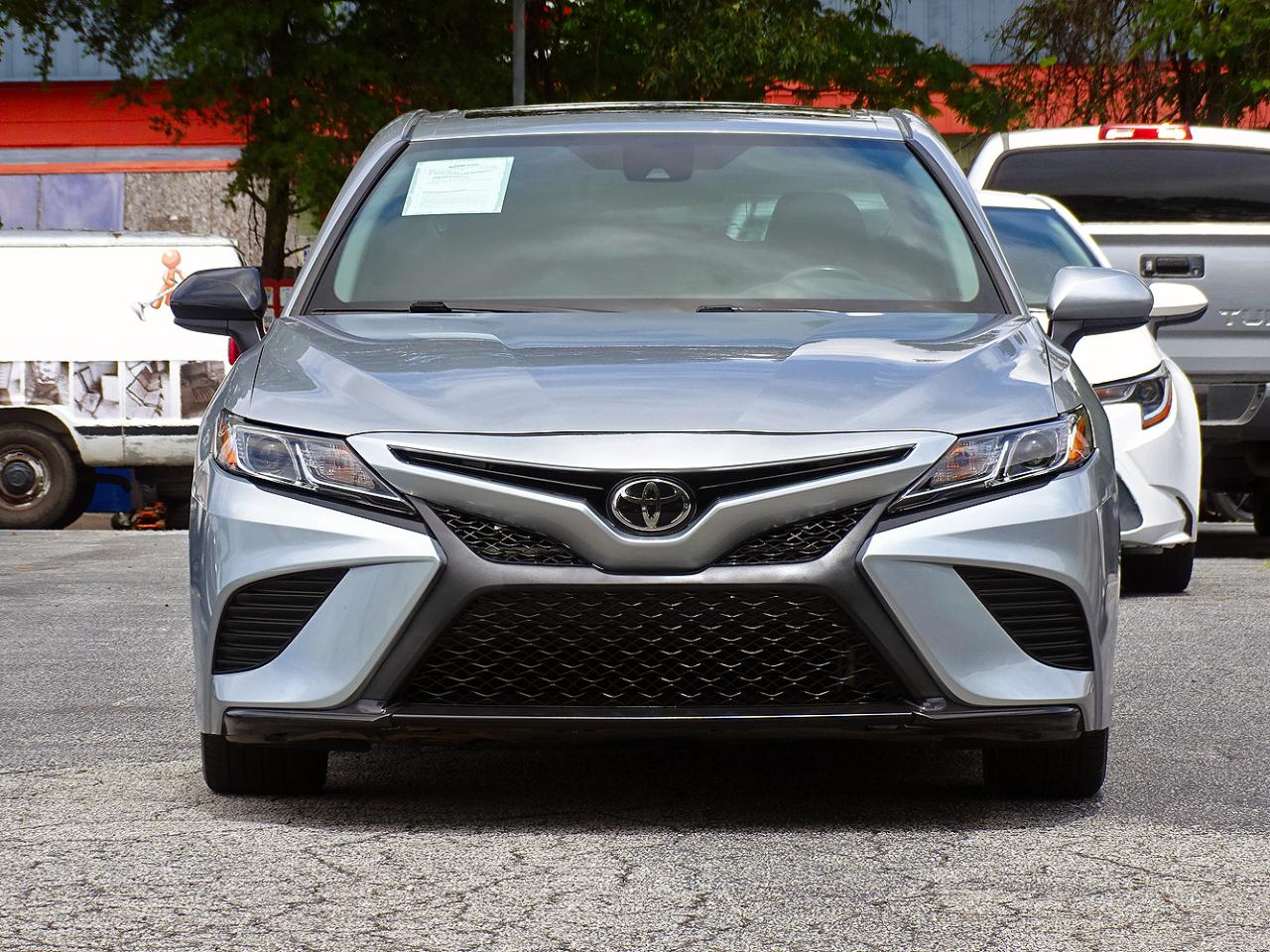 Toyota Camry SE Auto (Natl) 2020