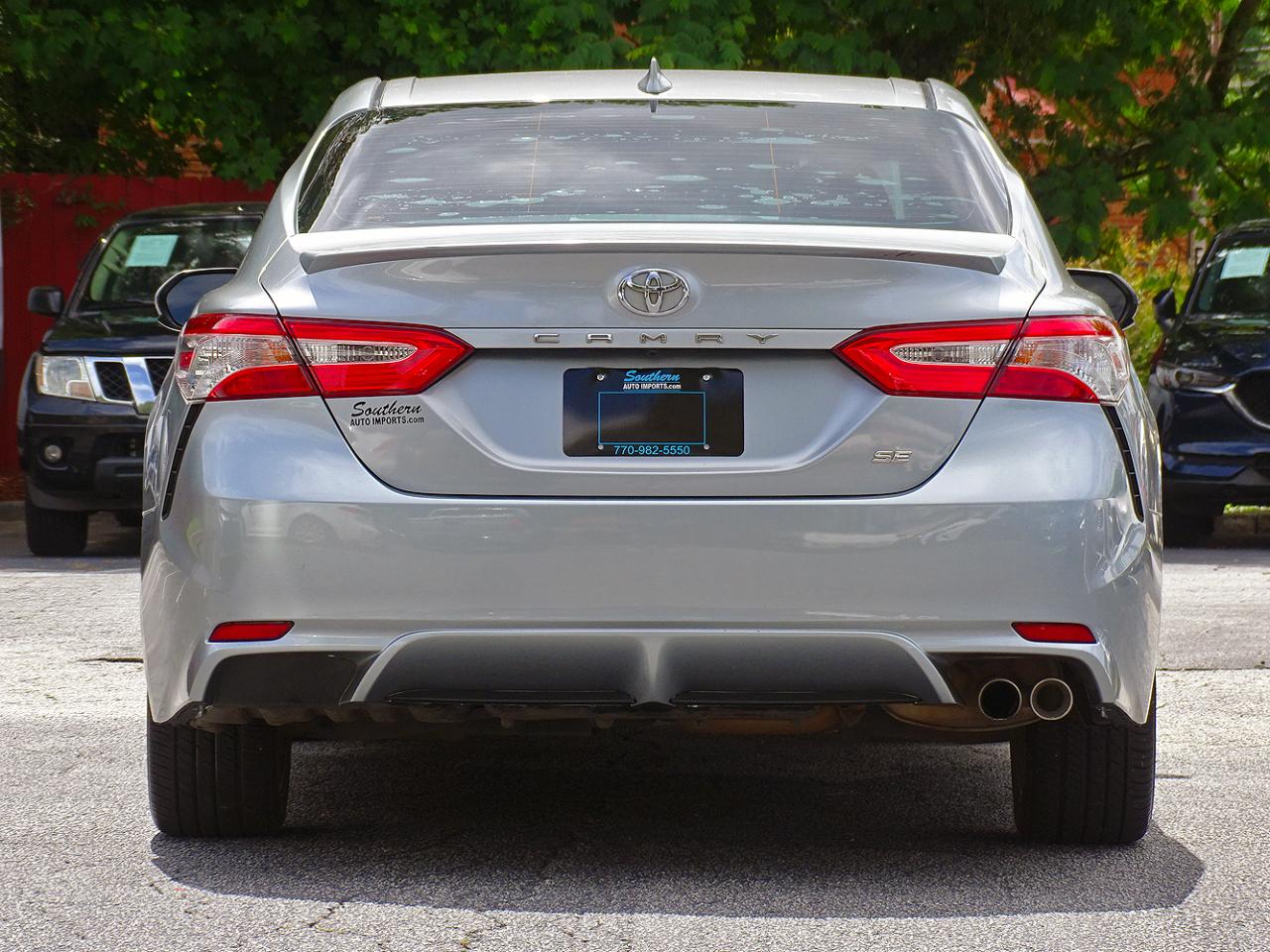 Toyota Camry SE Auto (Natl) 2020