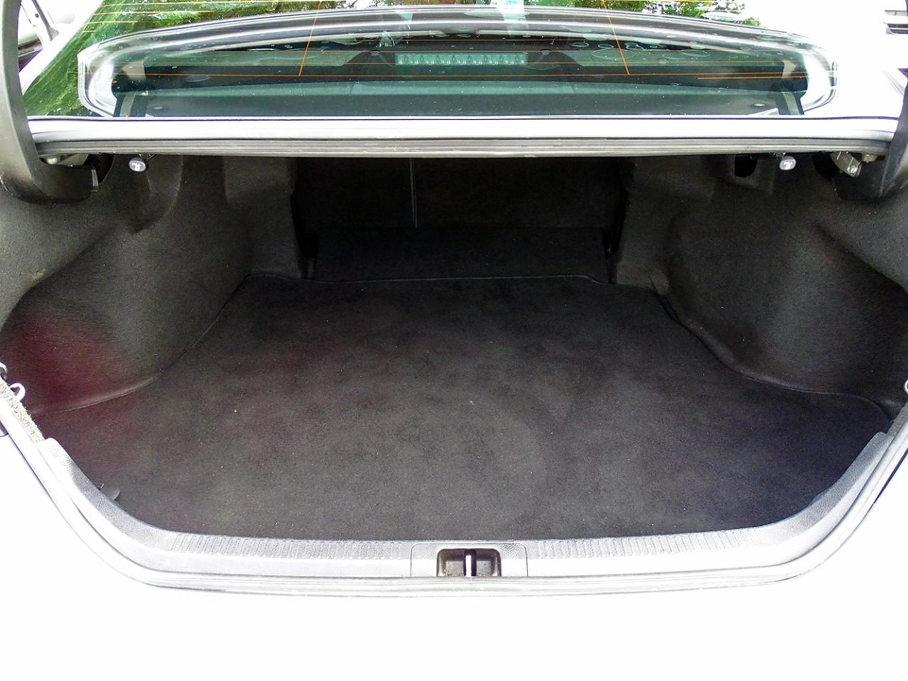 Toyota Camry SE Auto (Natl) 2020