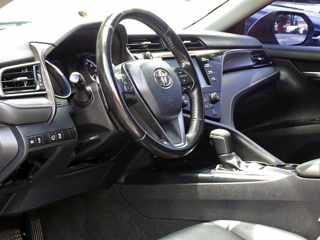 Toyota Camry SE Auto (Natl) 2020