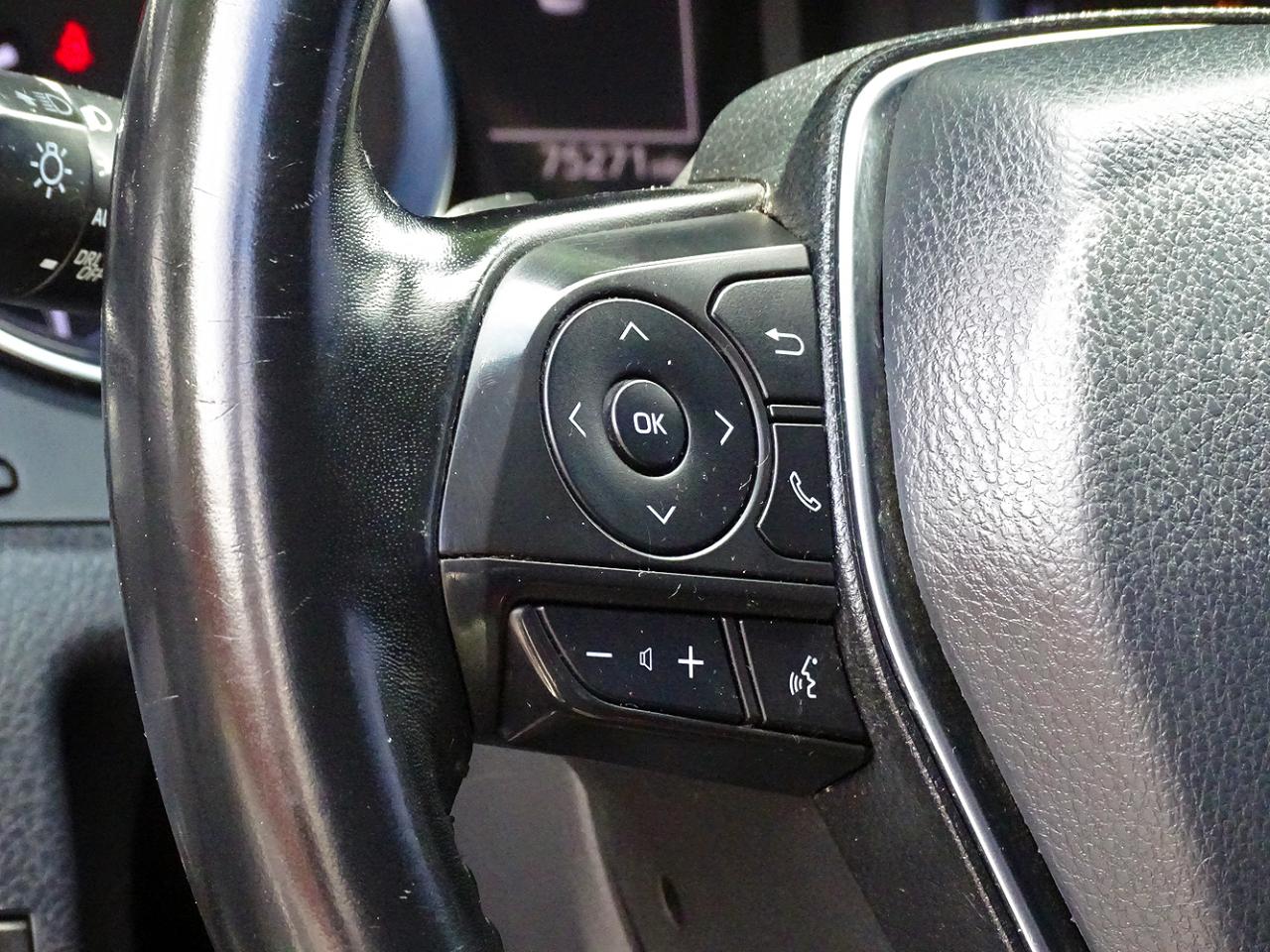 Toyota Camry SE Auto (Natl) 2020