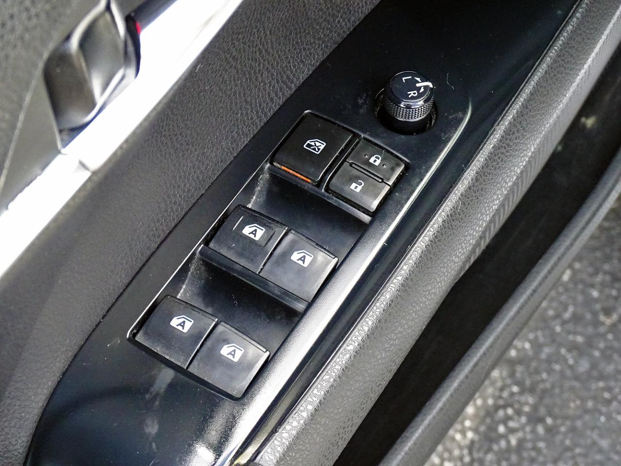 Toyota Camry SE Auto (Natl) 2020