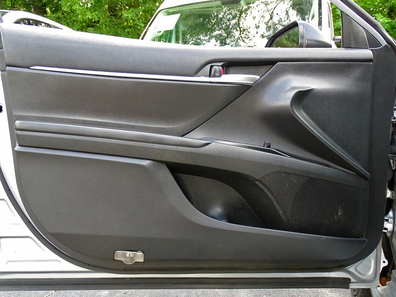 Toyota Camry SE Auto (Natl) 2020
