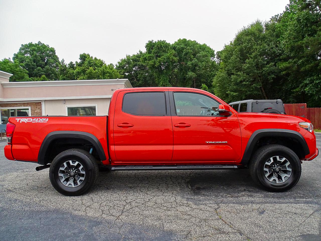 Toyota Tacoma 4WD Double Cab V6 AT TRD Off Road (Natl) 2016
