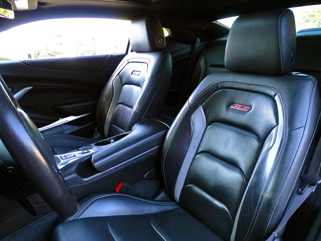 Chevrolet Camaro 2dr Cpe 2SS 2016