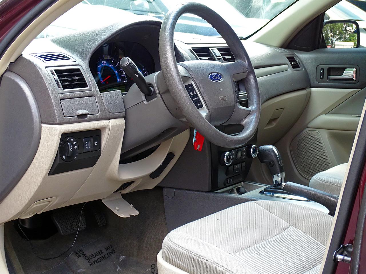 Ford Fusion 4dr Sdn SE FWD 2011