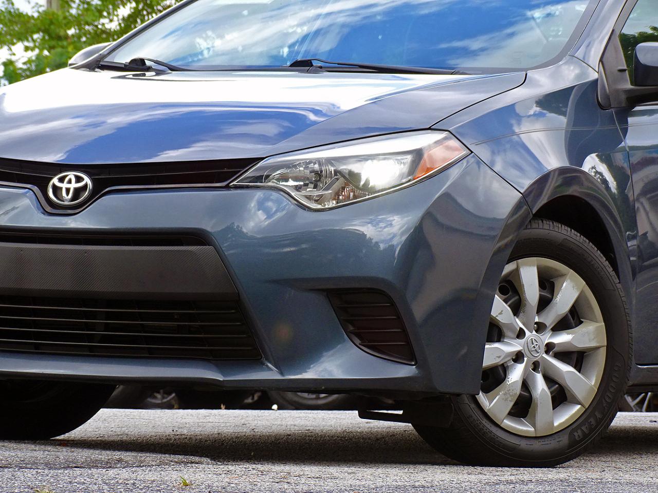 Toyota Corolla 4dr Sdn CVT LE (Natl) 2014