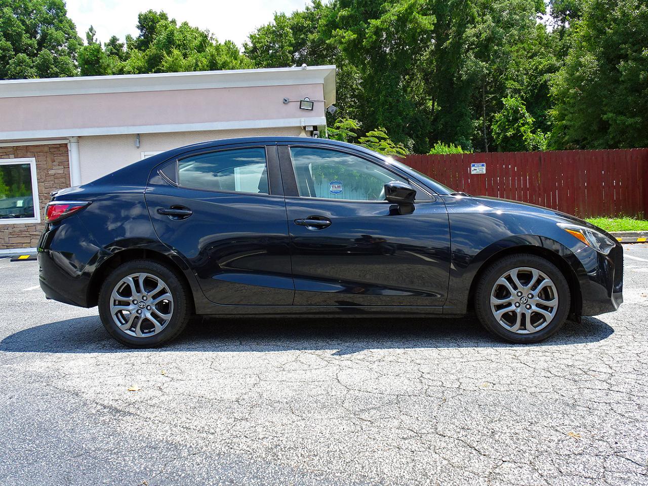 Toyota Yaris Sedan LE Auto (Natl) 2019