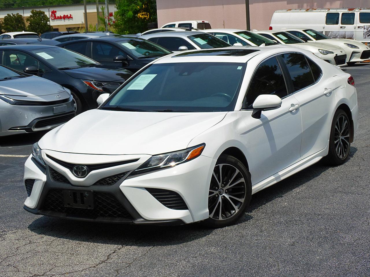 Toyota Camry SE 2019