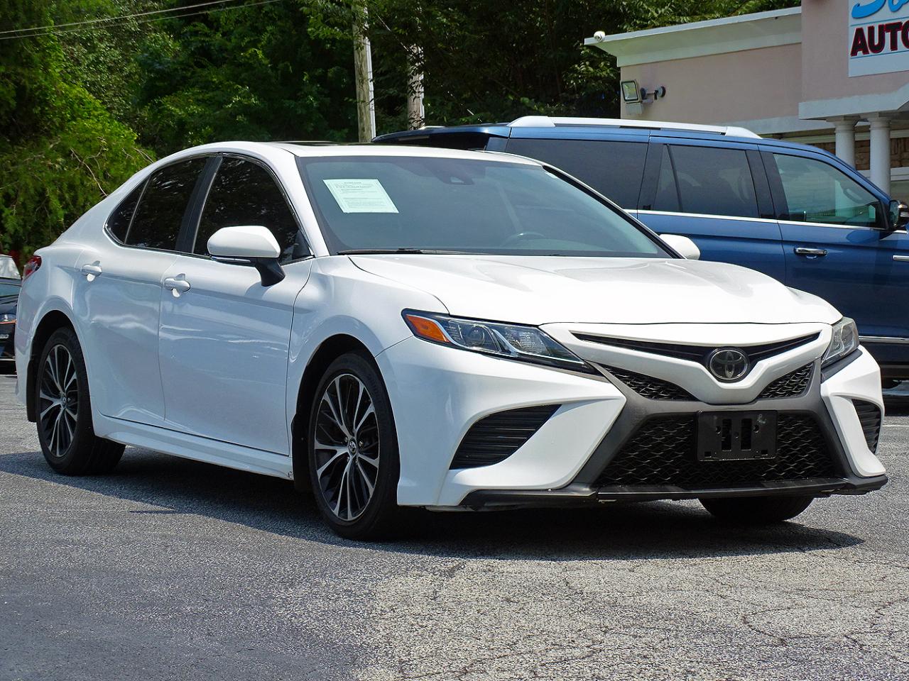 Toyota Camry SE 2019