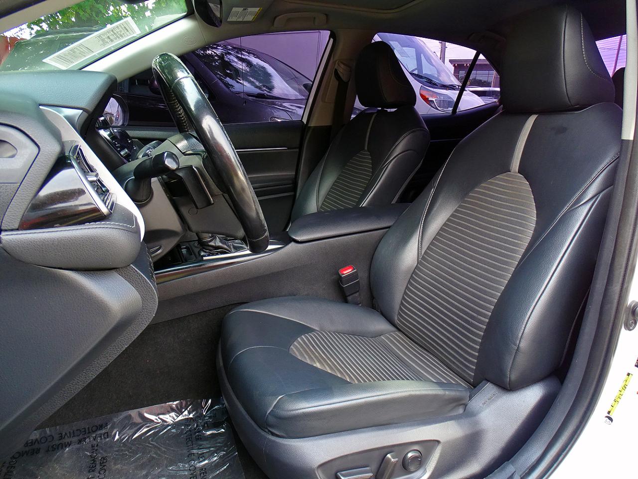 Toyota Camry SE 2019