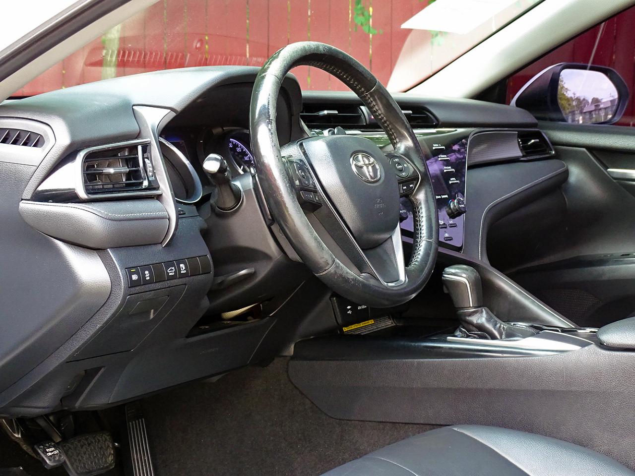 Toyota Camry SE 2019