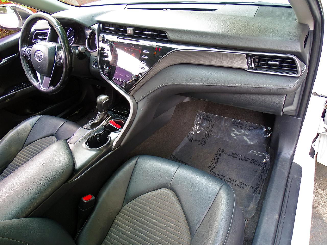 Toyota Camry SE 2019