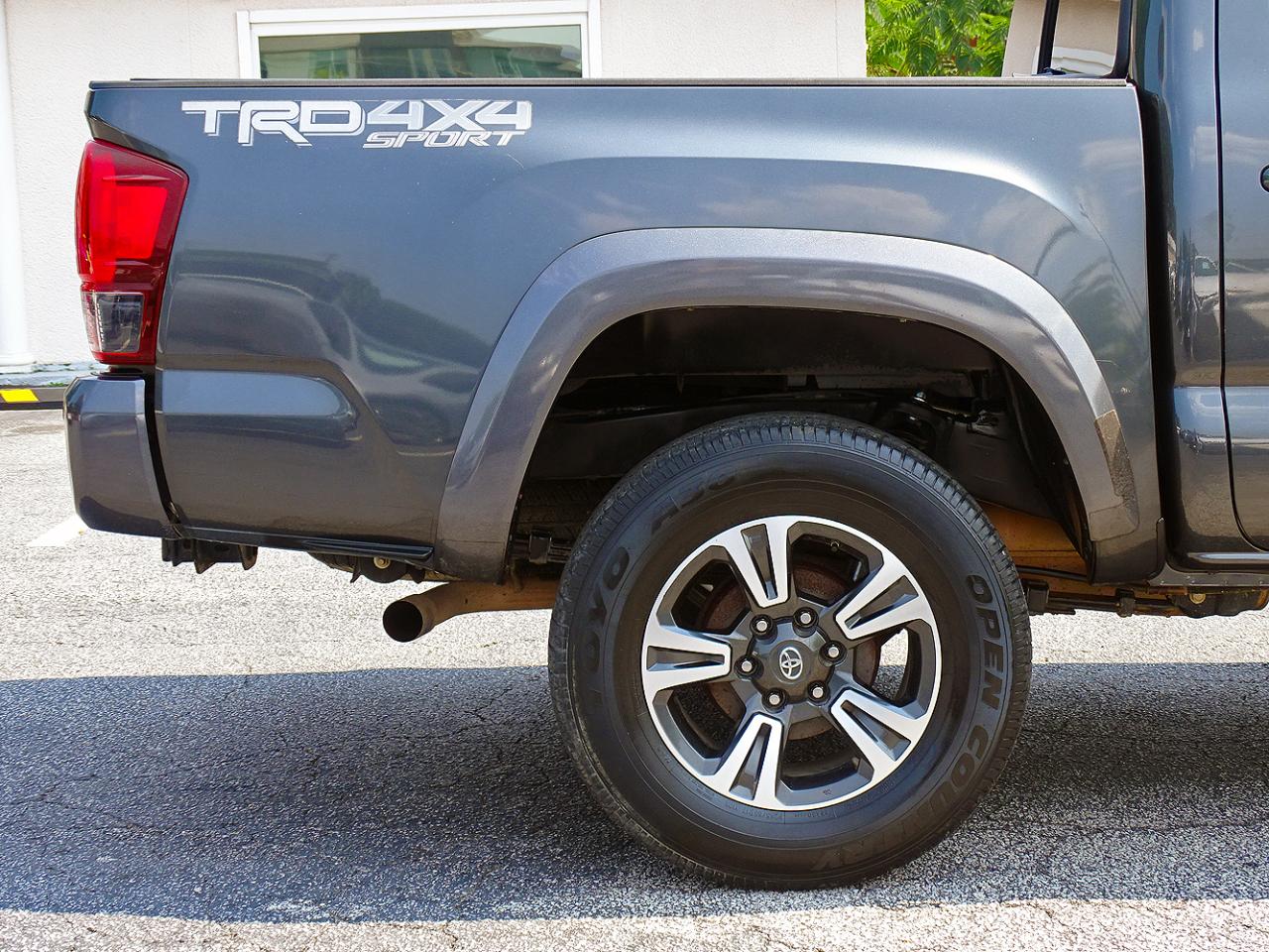 Toyota Tacoma 4WD TRD Sport Double Cab 6' Bed V6 AT (Natl) 2019
