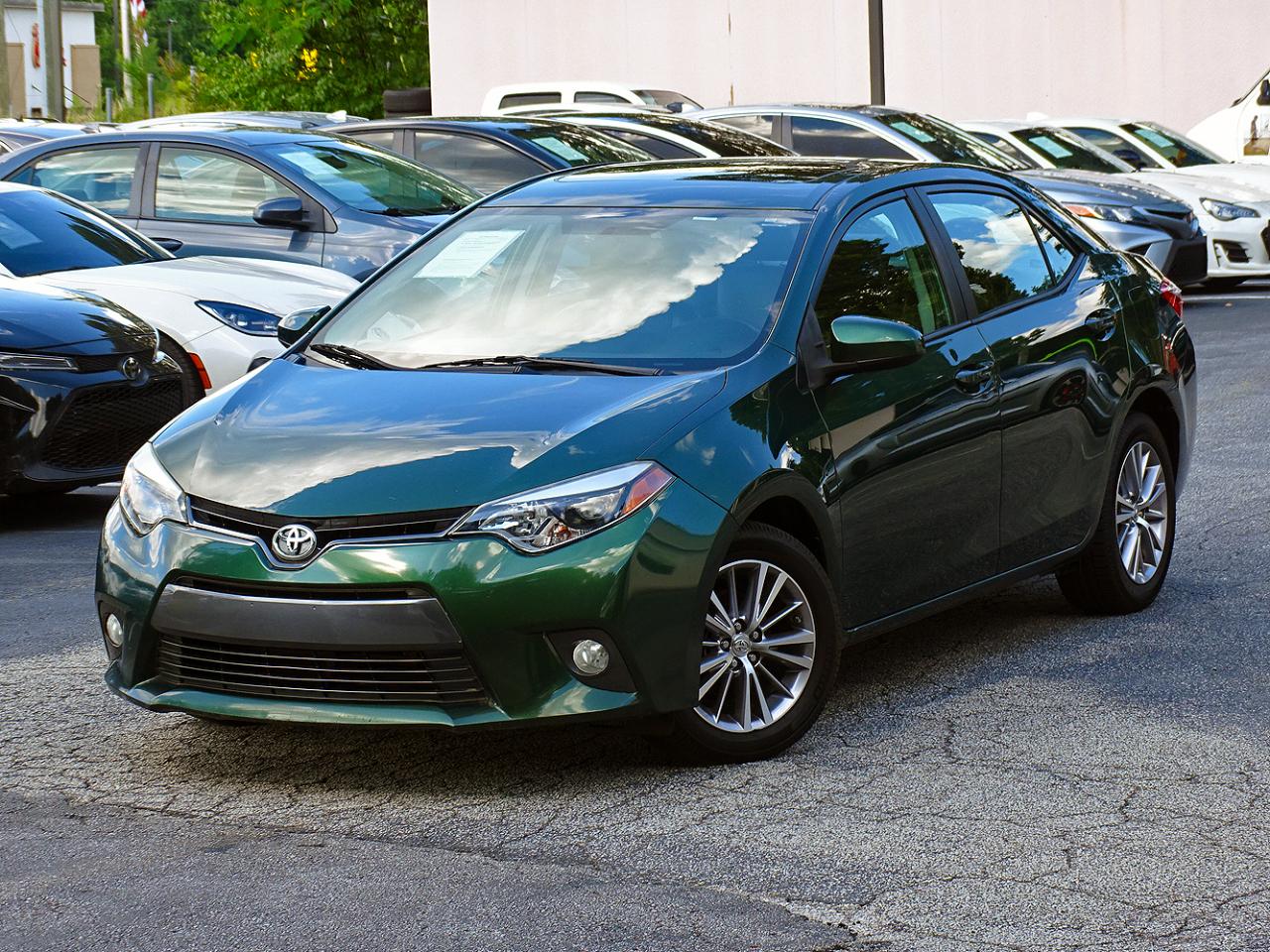 Toyota Corolla 4dr Sdn CVT LE Premium (Natl) 2015