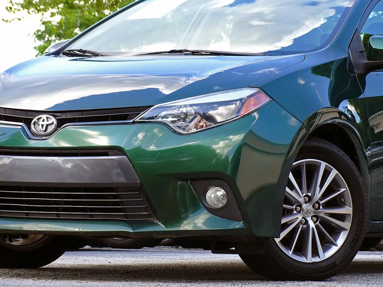Toyota Corolla 4dr Sdn CVT LE Premium (Natl) 2015