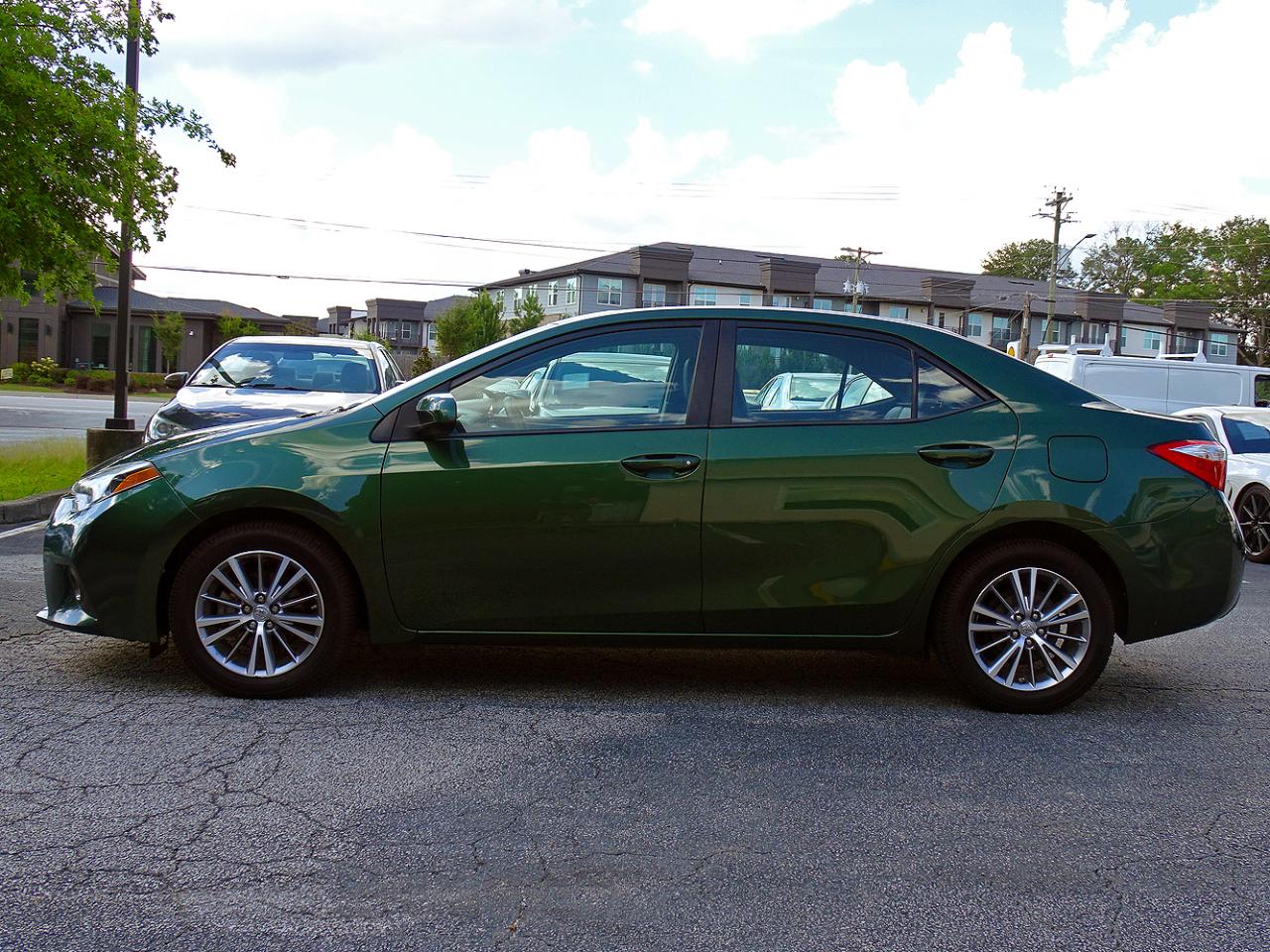 Toyota Corolla 4dr Sdn CVT LE Premium (Natl) 2015