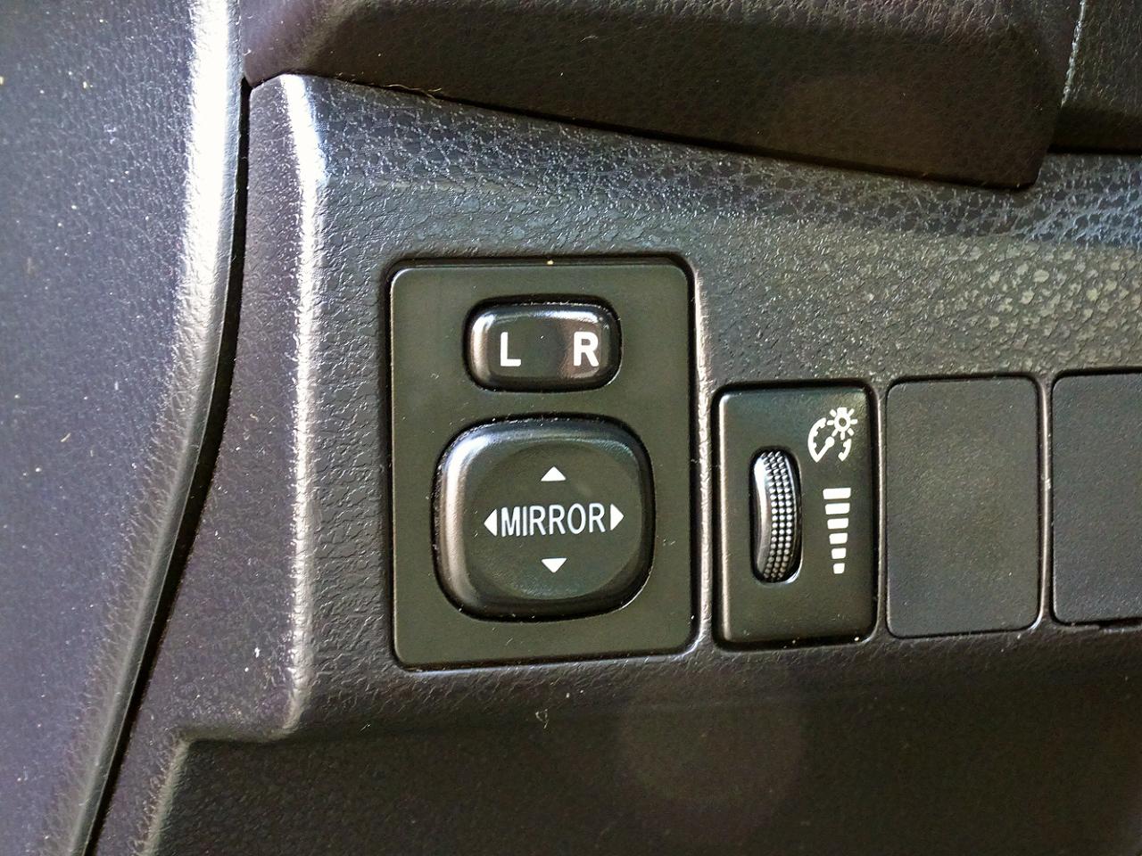 Toyota Corolla 4dr Sdn CVT LE Premium (Natl) 2015